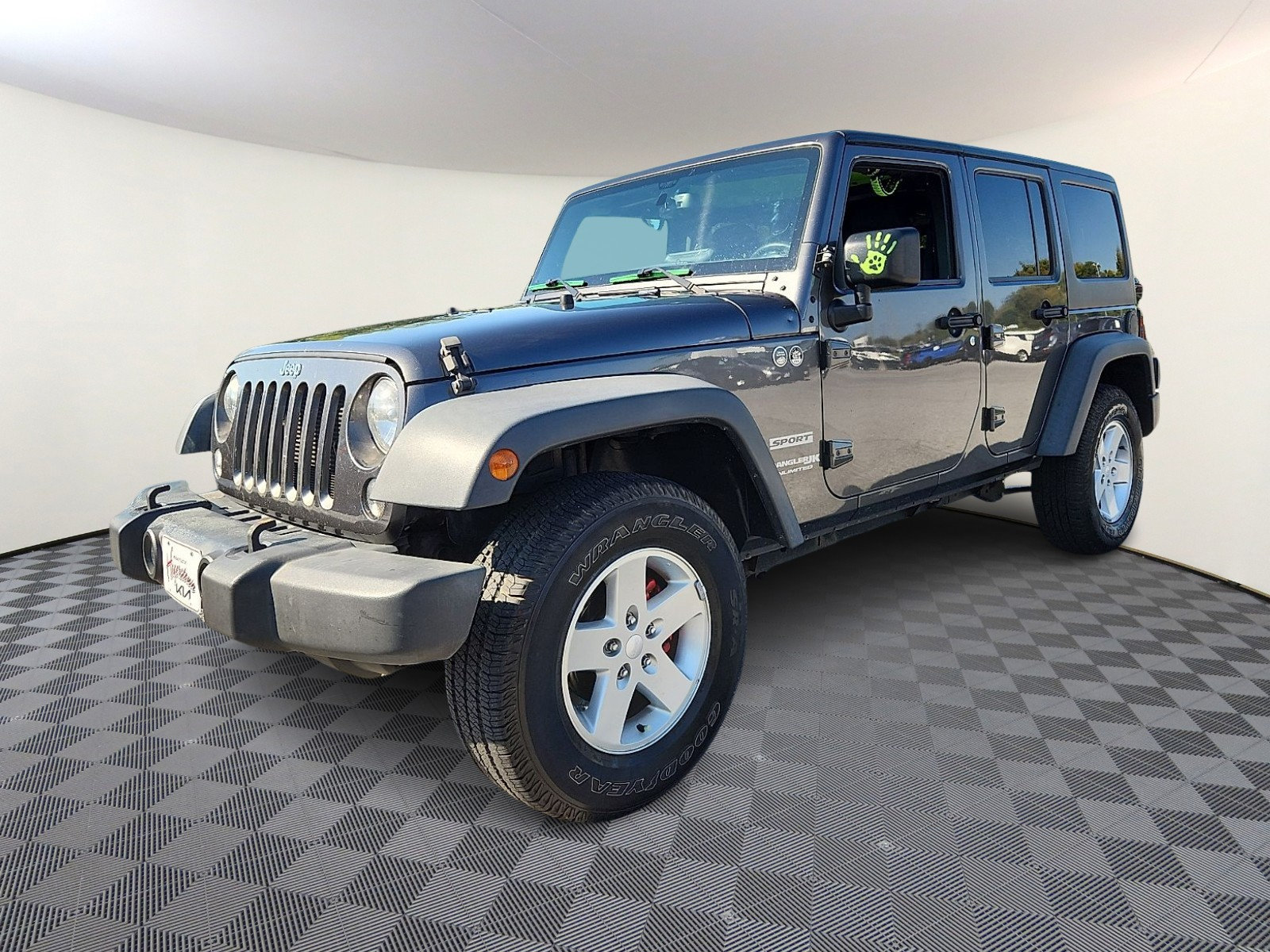 Used 2018 Jeep Wrangler Unlimited Sport S AWD/4WD image 3