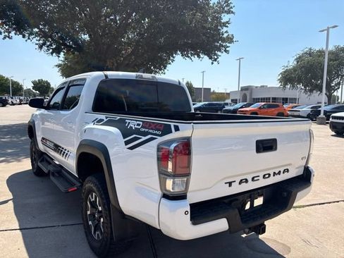 Used 2021 Toyota Tacoma TRD Off-Road w/ Technology Package AWD/4WD image 7