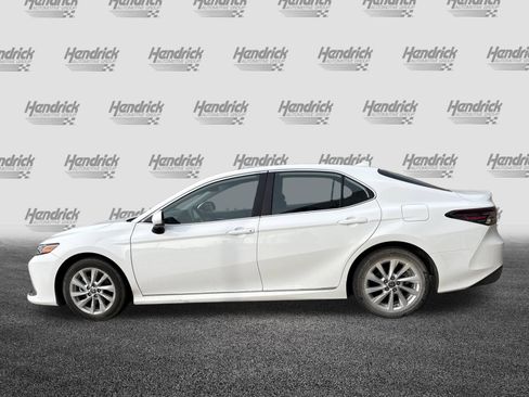 Used 2022 Toyota Camry LE image 6
