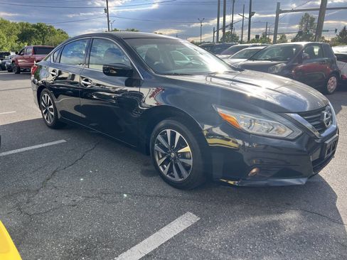 Used 2017 Nissan Altima 2.5 SV FWD image 3