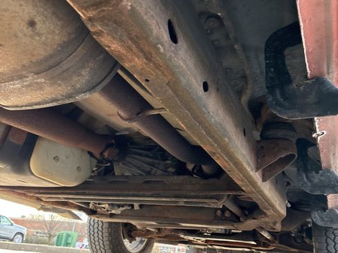 Used 2005 Chevrolet Avalanche LS w/ Sun And Sound Package image 21