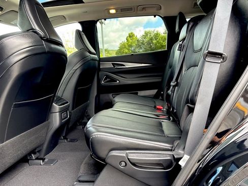 Certified 2026 INFINITI QX60 Luxe w/ Cargo Package FWD image 13