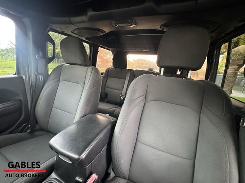 Used 2019 Jeep Wrangler Unlimited Sport S AWD/4WD image 34