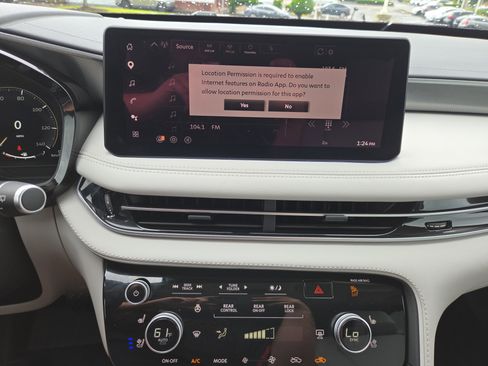 Used 2026 INFINITI QX60 Luxe w/ Family Package FWD image 14