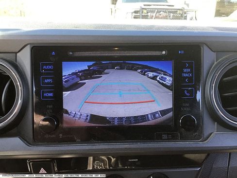 Used 2016 Toyota Tacoma TRD Sport w/ Towing Package image 9