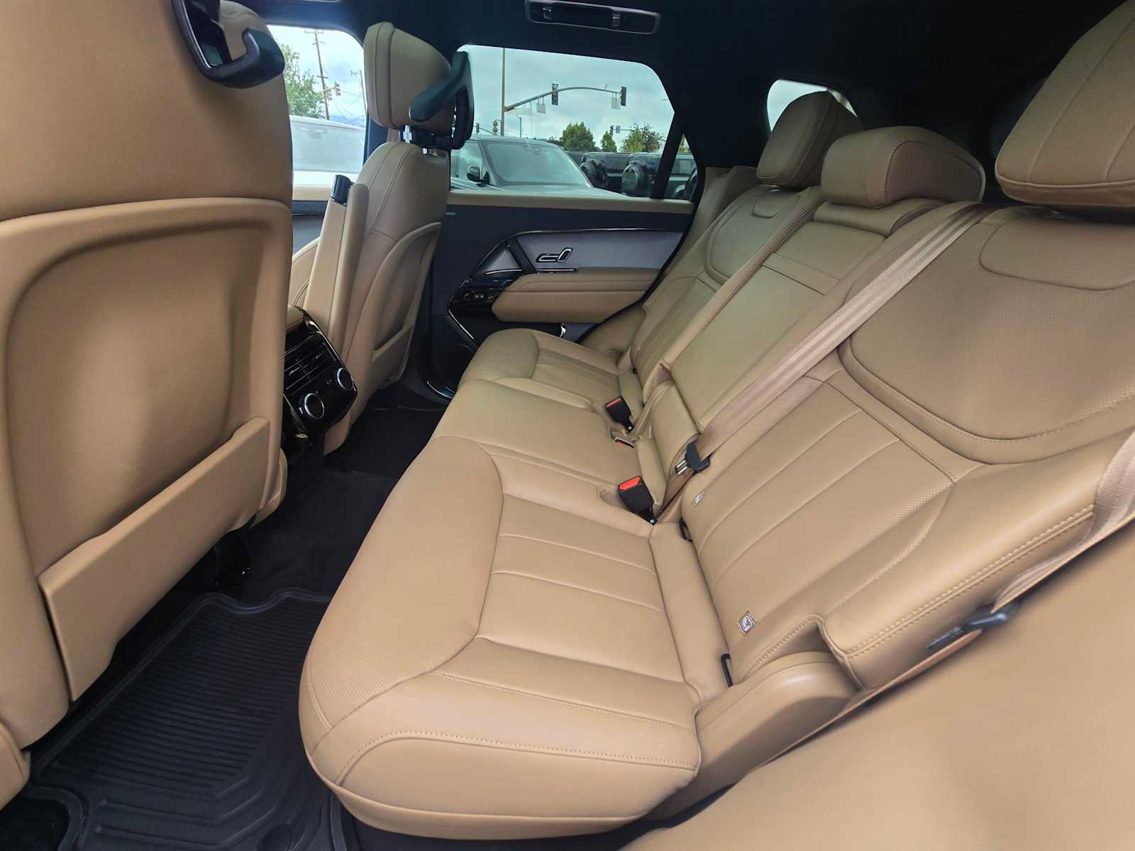 New 2027 Land Rover Range Rover Sport SE AWD/4WD image 18