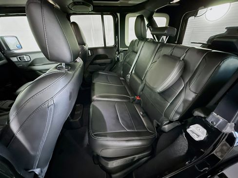 Used 2023 Jeep Wrangler Sahara image 26