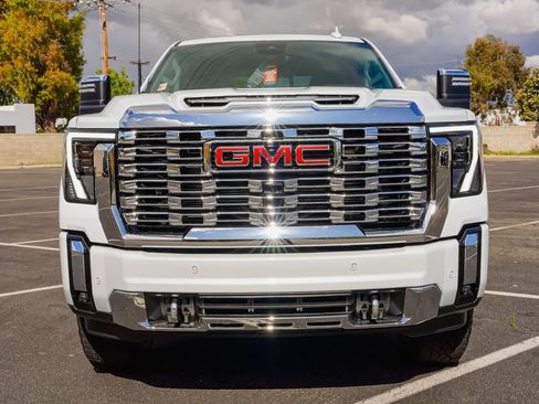 New 2026 GMC Sierra 2500 Denali w/ Denali Reserve Package AWD/4WD image 4