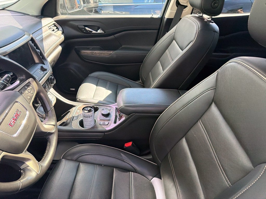 Used 2021 GMC Acadia Denali w/ Denali Ultimate Package AWD/4WD image 3