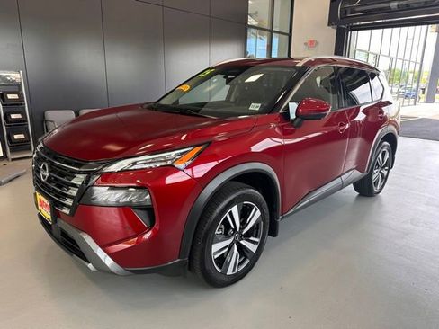 Certified 2025 Nissan Rogue SL w/ Tech Package AWD/4WD image 1