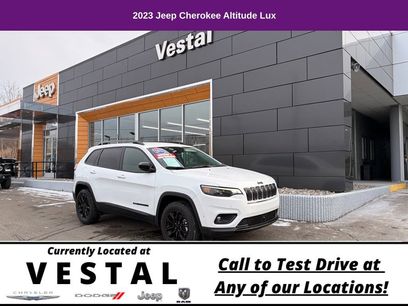 Used 2023 Jeep Cherokee Altitude Lux