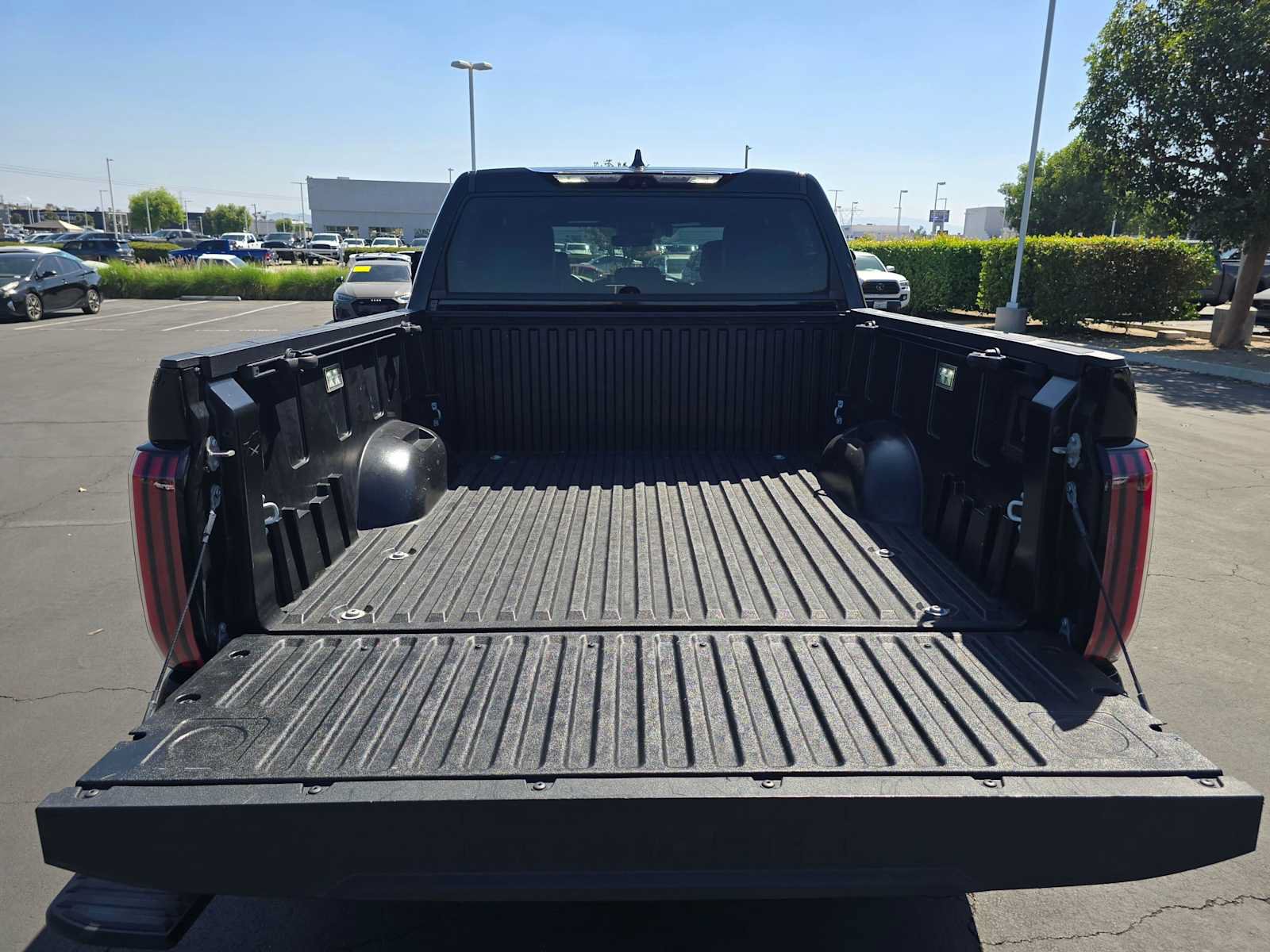 Used 2023 Toyota Tundra Platinum w/ Advanced Package AWD/4WD image 14