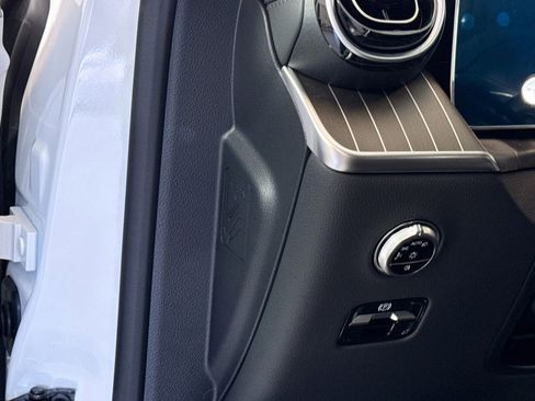 New 2026 Mercedes-Benz GLC 43 AMG 4MATIC image 9