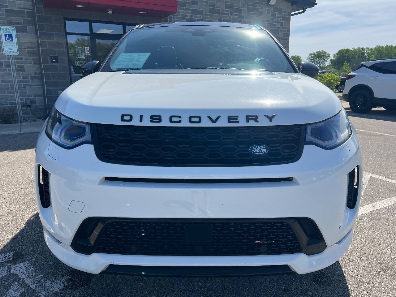 Used 2023 Land Rover Discovery Sport SE R-Dynamic AWD/4WD image 2