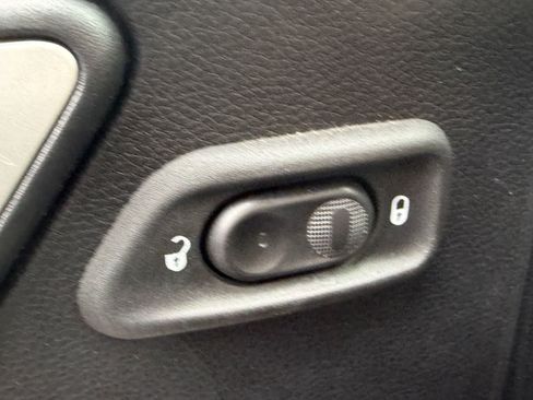 Used 2014 Jeep Wrangler Unlimited Rubicon w/ Connectivity Group AWD/4WD image 6