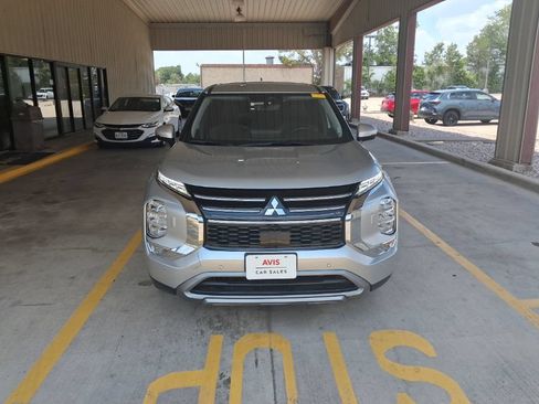 Used 2025 Mitsubishi Outlander AWD image 5
