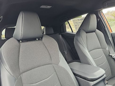 New 2026 Subaru Uncharted Premium FWD image 17