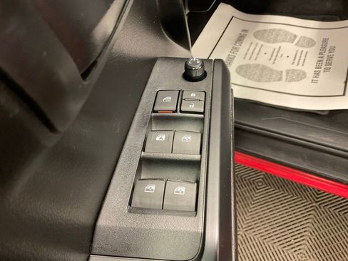 Used 2022 Toyota Tacoma SR image 16