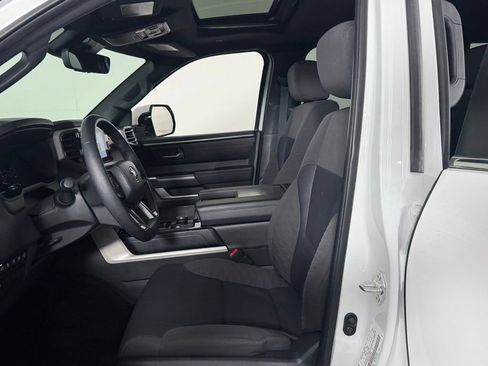 Used 2025 Toyota Sequoia SR5 AWD/4WD image 18