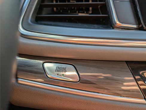 Used 2023 Buick Enclave Essence w/ Experience Buick Package FWD image 29
