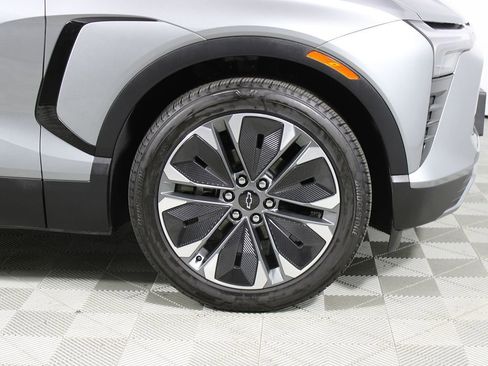 Used 2025 Chevrolet Blazer EV LT AWD/4WD image 18