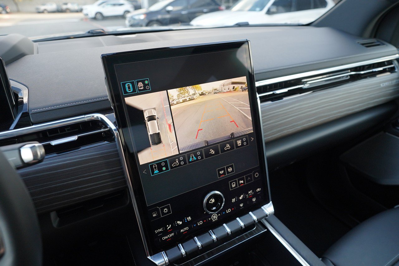 Certified 2025 GMC Sierra EV Denali AWD/4WD image 13