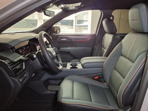 New 2026 GMC Acadia AT4 w/ Luxury Package AWD/4WD image 15