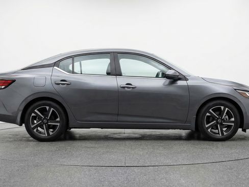 Used 2025 Nissan Sentra SV image 11