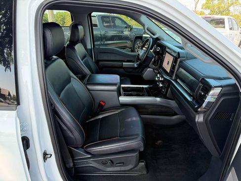Used 2025 Ford F250 Lariat AWD/4WD image 19