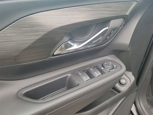 Used 2023 GMC Terrain SLE w/ Driver Convenience Package image 20