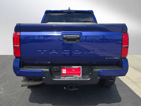 Certified 2025 Toyota Tacoma TRD Sport w/ TRD Sport Premium Package AWD/4WD image 4