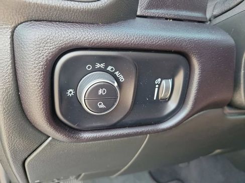 Used 2024 RAM 2500 Big Horn AWD/4WD image 31