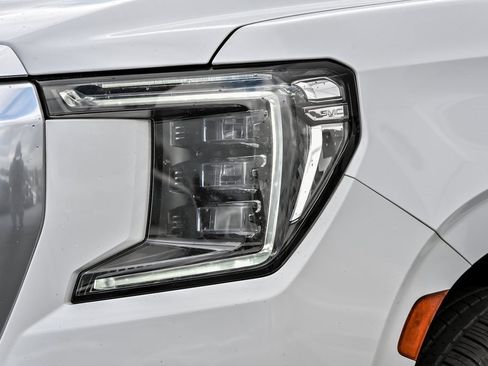 Used 2021 GMC Yukon Denali w/ Denali Premium Package image 4