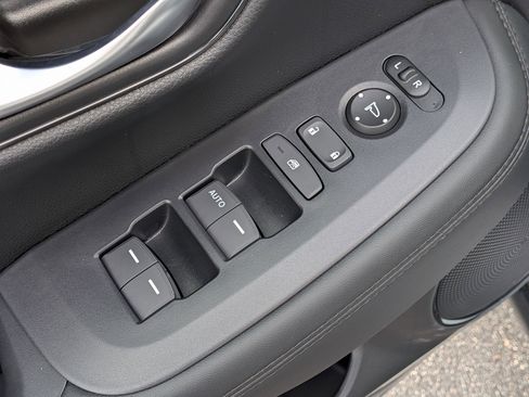 New 2026 Honda HR-V LX image 13