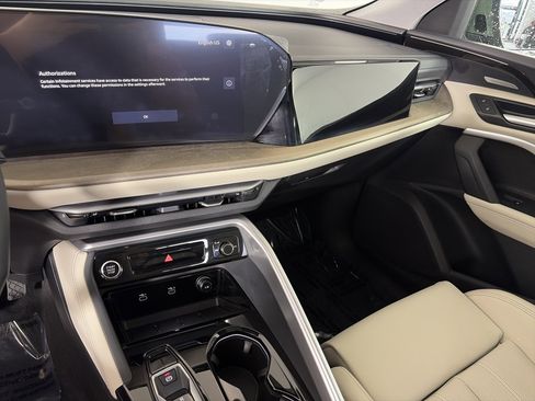 Used 2025 Audi Q5 Premium Plus w/ Premium Plus image 3