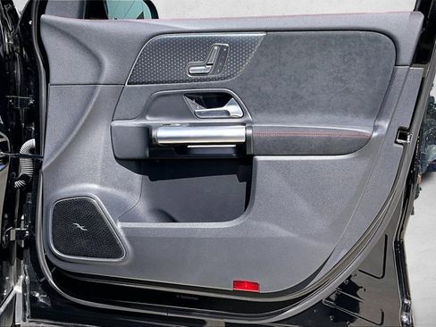 Used 2025 Mercedes-Benz GLA 250 image 19