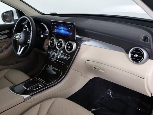 Used 2021 Mercedes-Benz GLC 300 4MATIC image 9