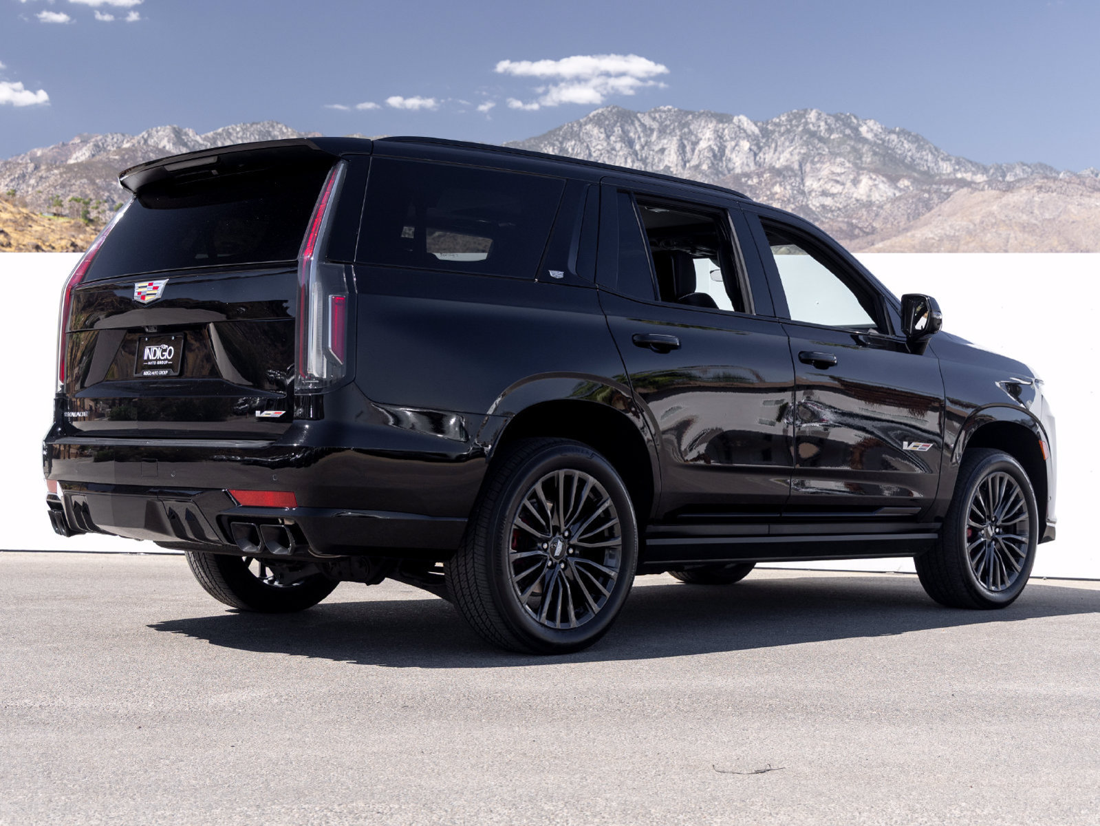 Used 2023 Cadillac Escalade V AWD/4WD image 7