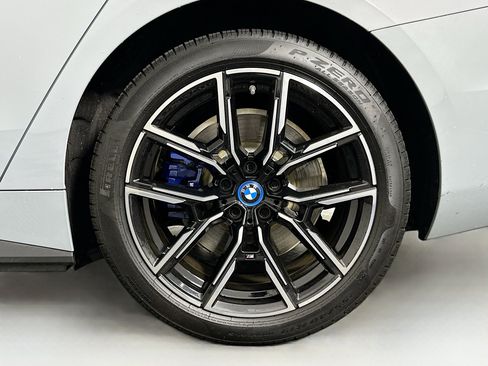 Used 2023 BMW i4 eDrive40 w/ M Sport Package image 11