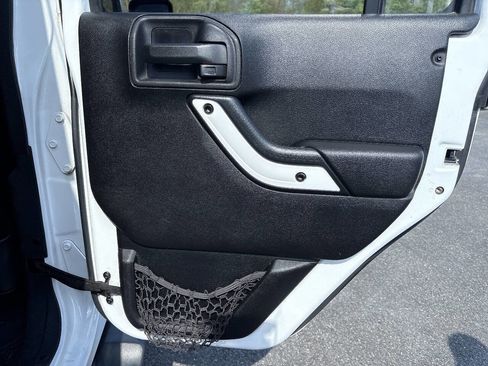 Used 2014 Jeep Wrangler Unlimited Sahara AWD/4WD image 25