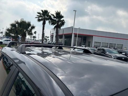 Used 2024 Toyota Highlander LE FWD image 7