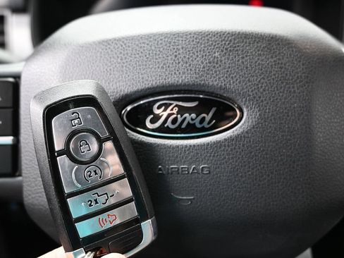 Used 2024 Ford F150 Lariat AWD/4WD image 33