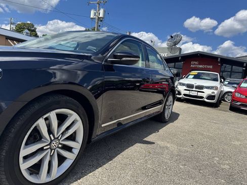 Used 2017 Volkswagen Passat 1.8T SEL Premium FWD image 11
