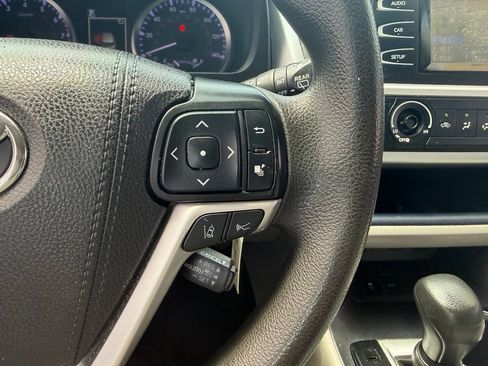 Used 2019 Toyota Highlander LE FWD image 21