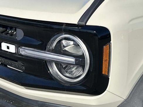 New 2025 Ford Bronco Outer Banks w/ Sasquatch Package AWD/4WD image 11