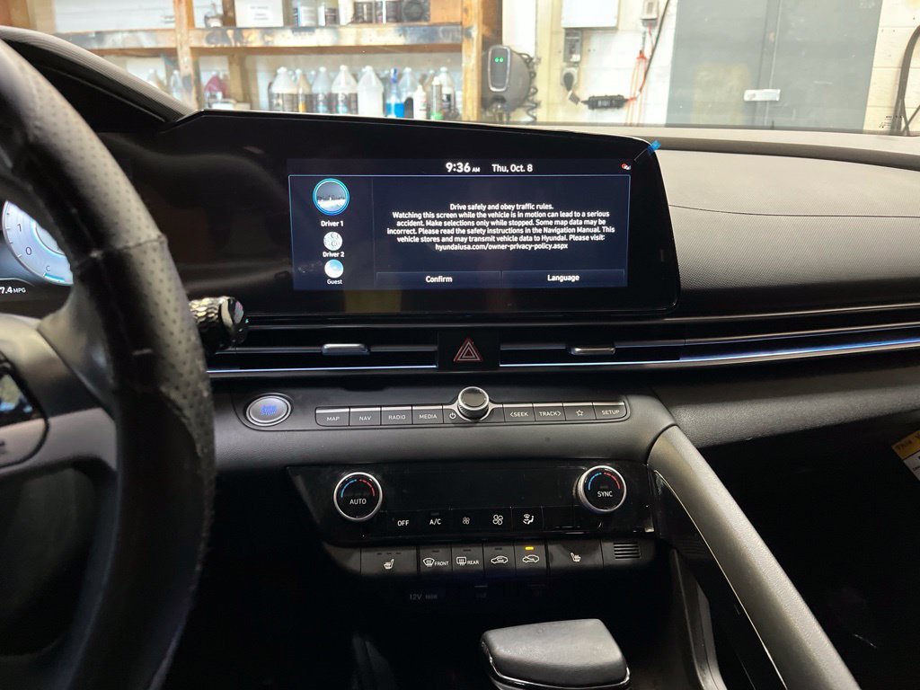 Used 2023 Hyundai Elantra Limited FWD image 36
