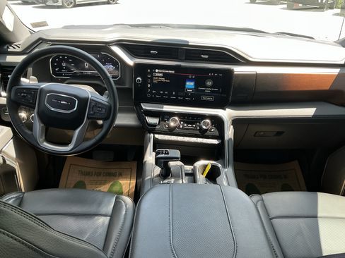 Used 2024 GMC Sierra 1500 Denali w/ Denali Reserve Package AWD/4WD image 11