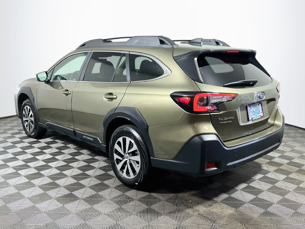 Certified 2025 Subaru Outback Premium AWD/4WD image 5