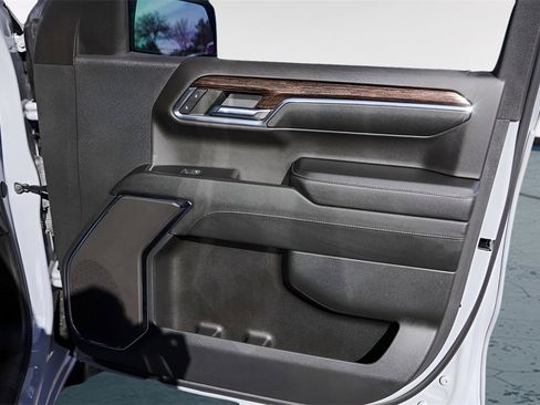 Used 2024 GMC Sierra 1500 Elevation image 30