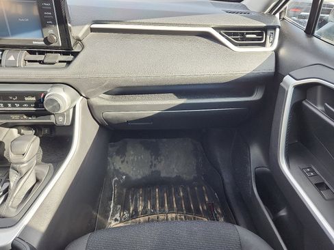 Used 2020 Toyota RAV4 LE image 11